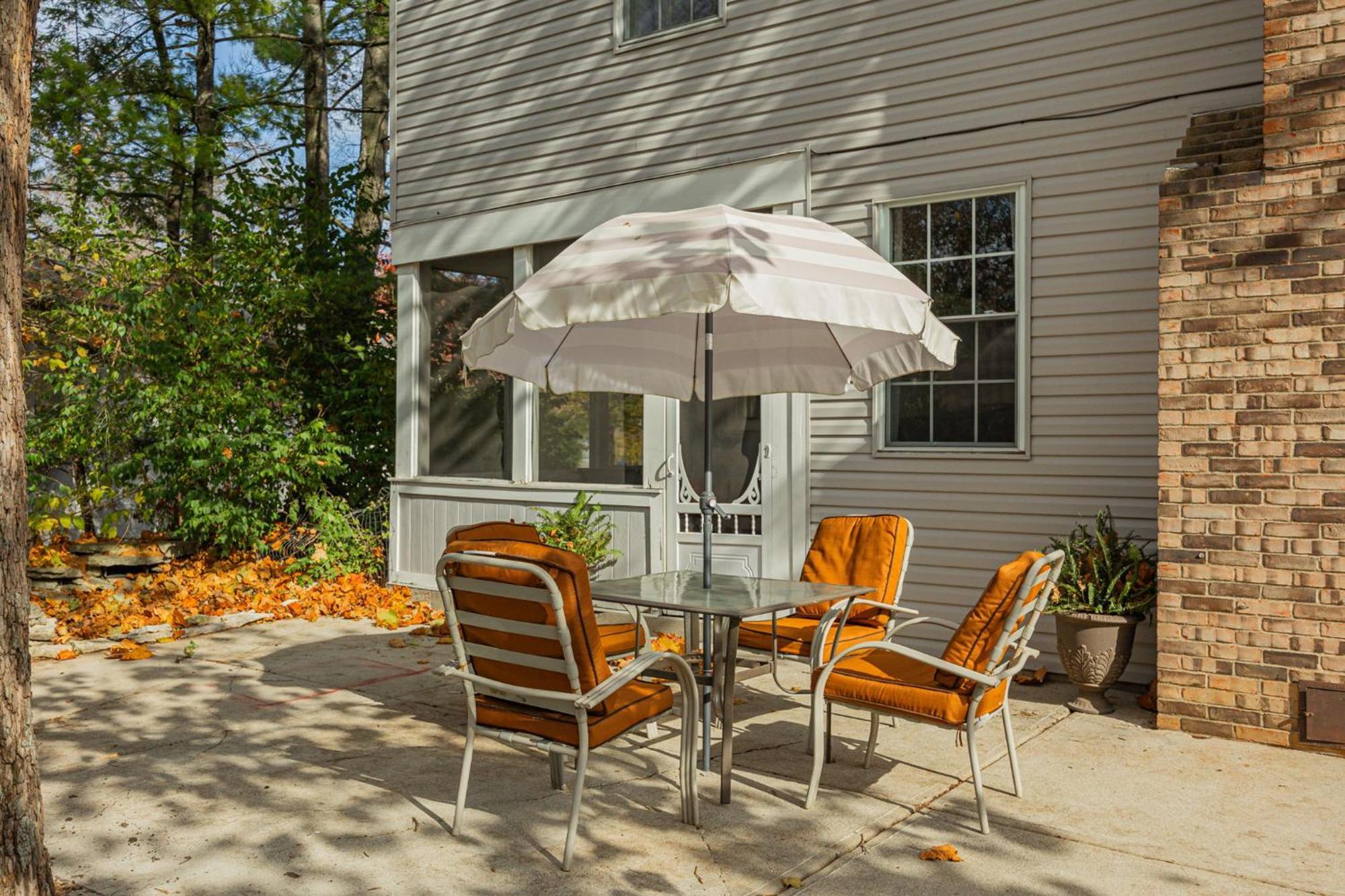Spacious Retreat Activities And Games Galore Holiday home *