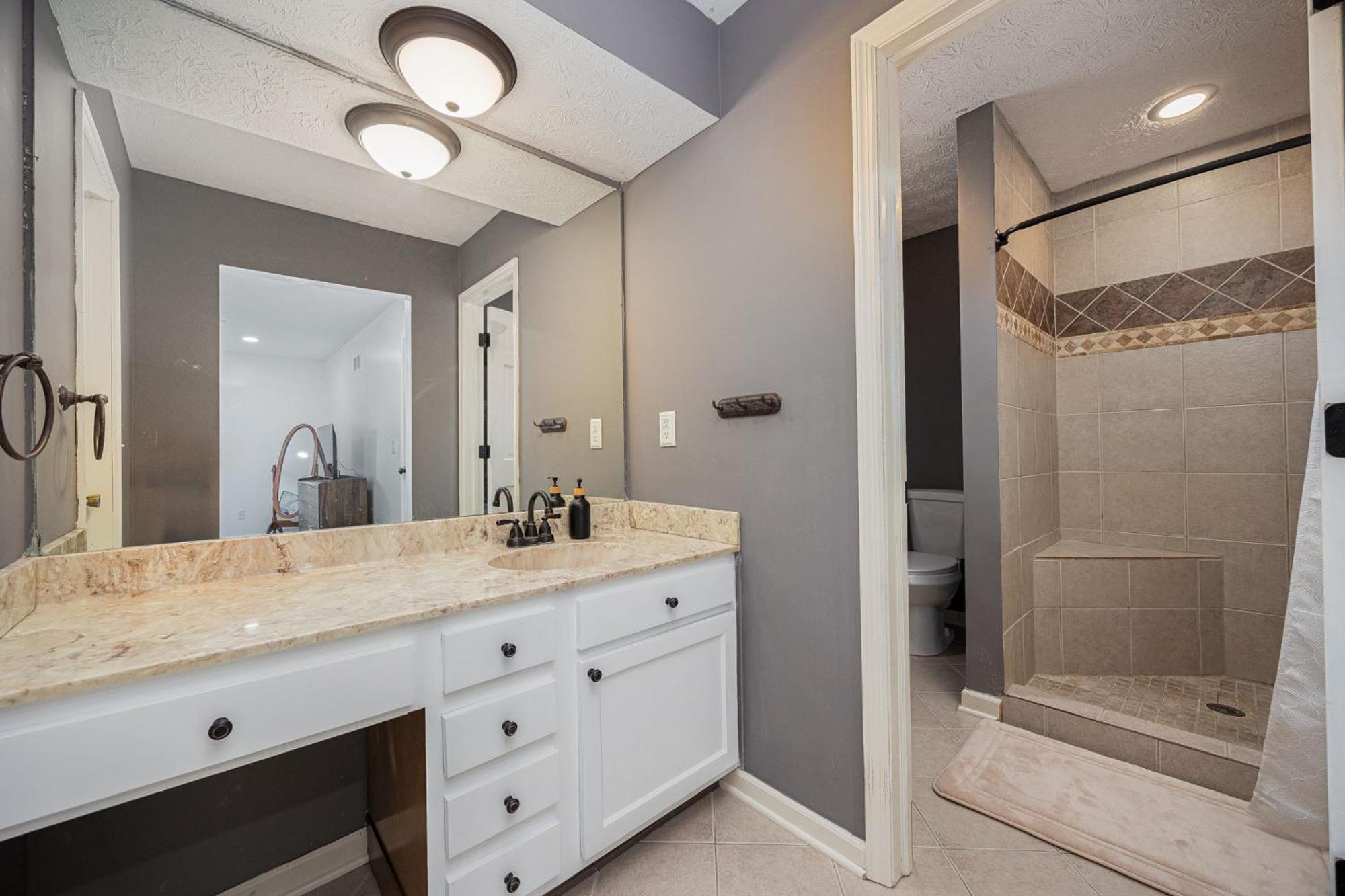Spacious Retreat Activities And Games Galore Holiday home Columbus