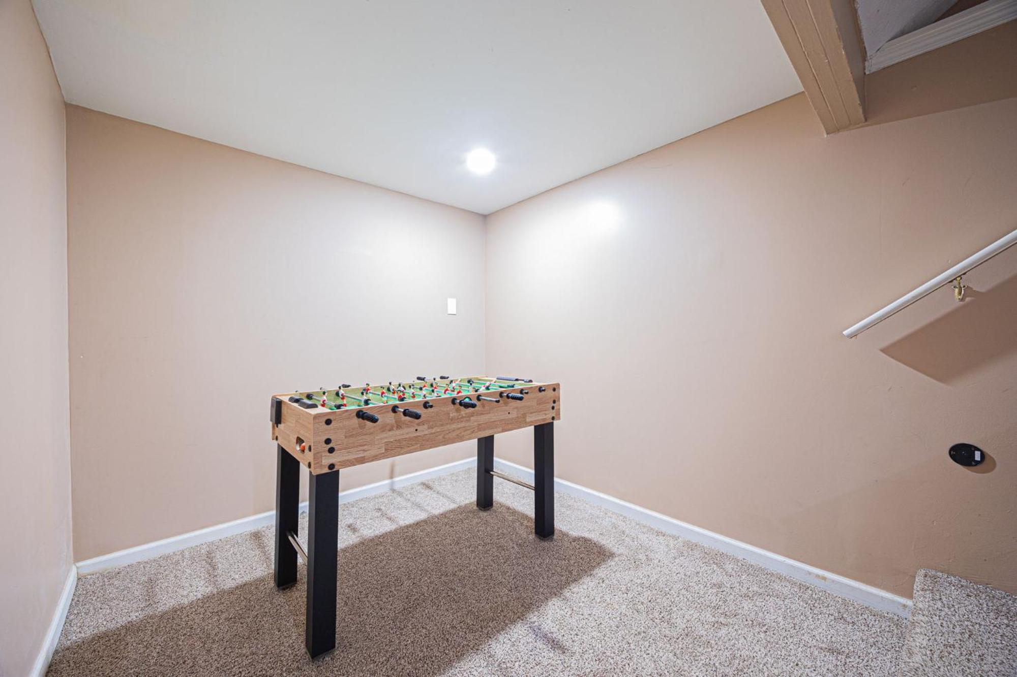 Spacious Retreat Activities And Games Galore Ferienhaus